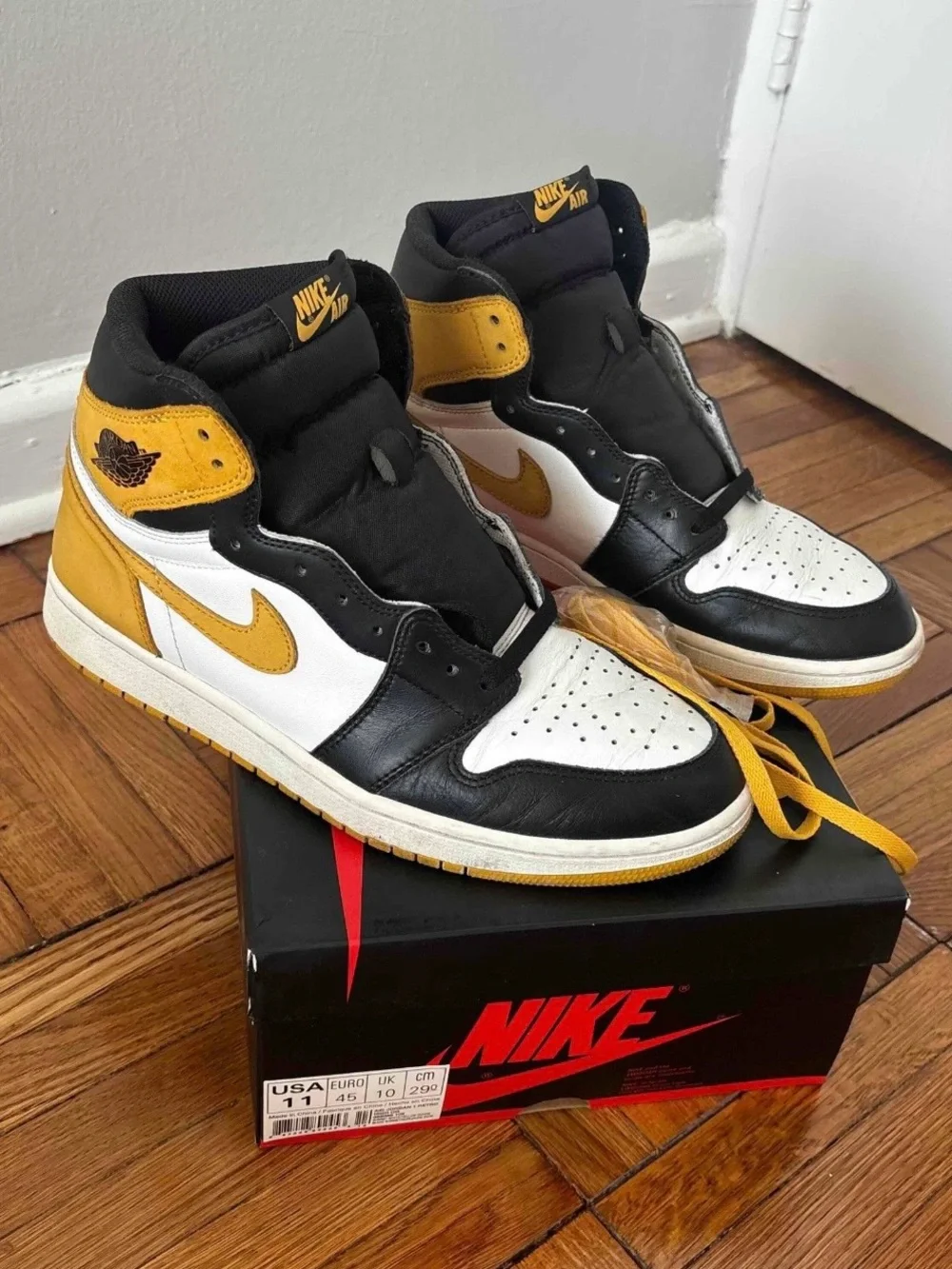 Air Jordan 1 Retro High OG Yellow Ochre - Size 11